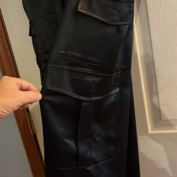 New-a new day-16-black-high-rise, satin, pleated, wide leg, slouchy, cargo pants - Picture 4 of 15